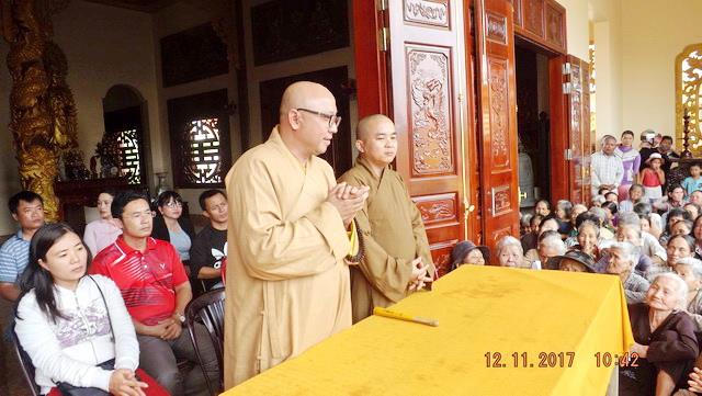 Chùa Tây Thiên tặng quà từ thiện