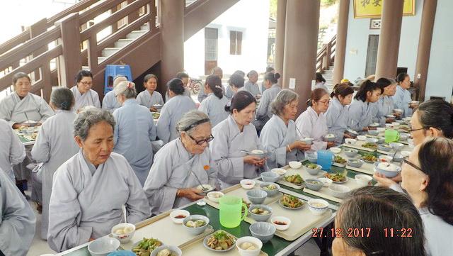 Trang nghiêm khóa tu “Một ngày an lạc” kỳ thứ 11 tại chùa Linh Sơn Pháp Ấn
