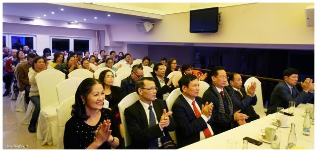 Tiến Sĩ Bùi Hữu Dược, Vụ Trưởng Vụ Phật Gíao Ban Tôn Giáo Chính Phủ Gặp Gỡ Và Giao Lưu Với Bà Con Cộng Đồng Người Việt Nam CH Séc