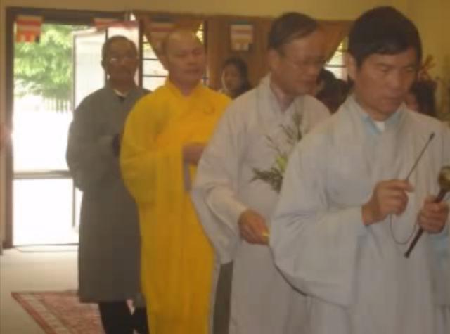 Nén Hương Đưa Tiễn