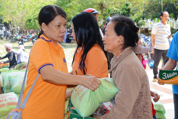 Tổng kết Chương trình “Quà Tết Yêu Thương” tại Đồng Tháp - Sa Đéc - Bến Tre (C136)
