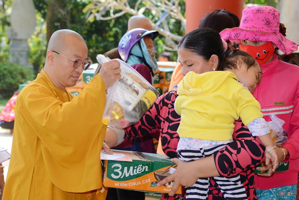 Tổng kết Chương trình “Quà Tết Yêu Thương” tại Đồng Tháp - Sa Đéc - Bến Tre (C136)