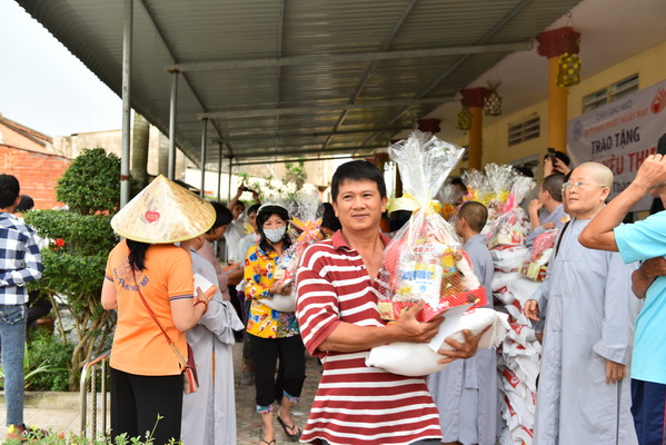 Tổng kết Chương trình “Quà Tết Yêu Thương” tại Đồng Tháp - Sa Đéc - Bến Tre (C136)