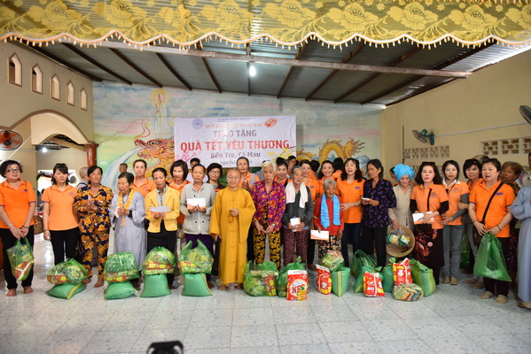 Quỹ Đạo Phật Ngày Nay Trao tặng “Quà Tết Yêu Thương” tại Bến Tre và Cà Mau Ngày 06-07/01/2018 (C135)