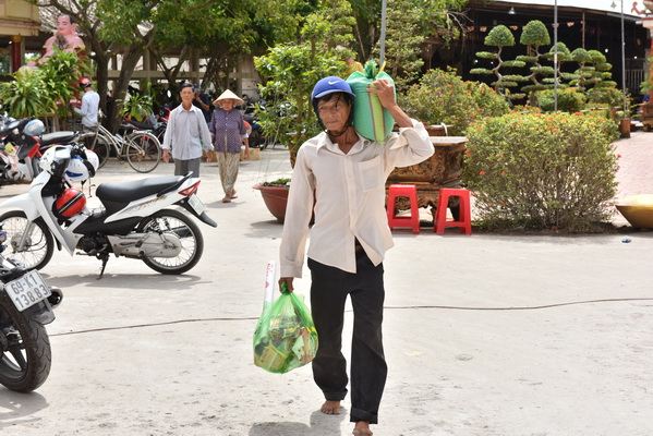 Quỹ Đạo Phật Ngày Nay Trao tặng “Quà Tết Yêu Thương” tại Bến Tre và Cà Mau Ngày 06-07/01/2018 (C135)