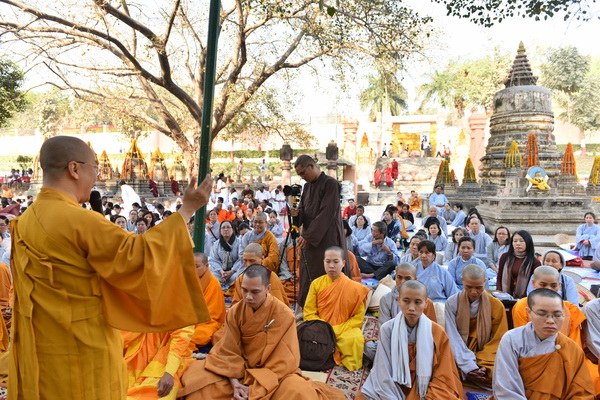 Quỹ Đạo Phật Ngày Nay_Cúng dường Tăng Ni và từ thiện tại Ấn Độ tháng 3/2018 (C154)