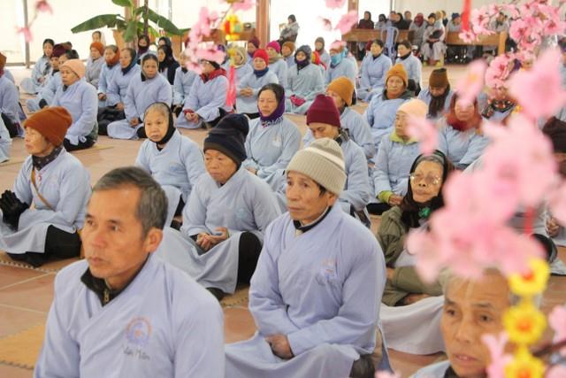 Thái Bình: Chùa Văn Môn tổng kết đạo tràng, tặng quà Phật tử