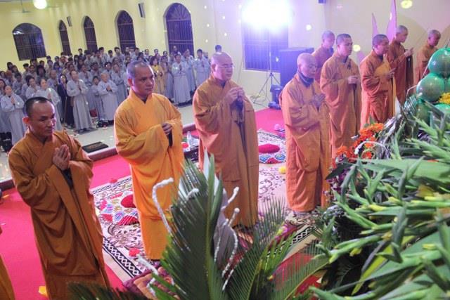Thái Bình: Đêm hoa đăng vía Phật Di Đà tại chùa Hoằng Văn