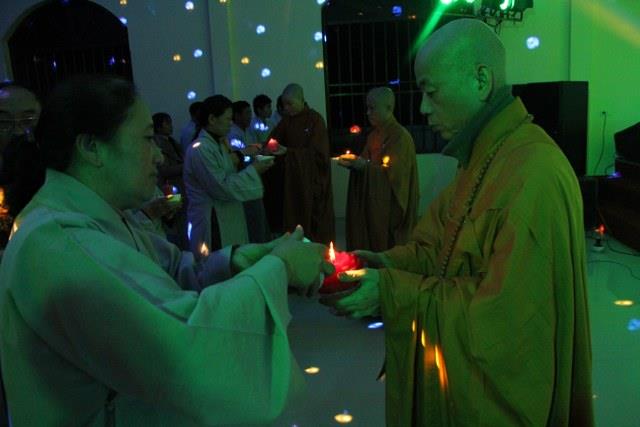 Thái Bình: Đêm hoa đăng vía Phật Di Đà tại chùa Hoằng Văn