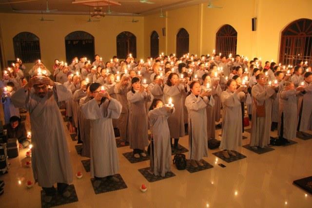 Thái Bình: Đêm hoa đăng vía Phật Di Đà tại chùa Hoằng Văn