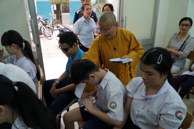 TT. Thích Nhật Từ thuyết giảng tại trường THPT đặc biệt Nguyễn Đình Chiểu