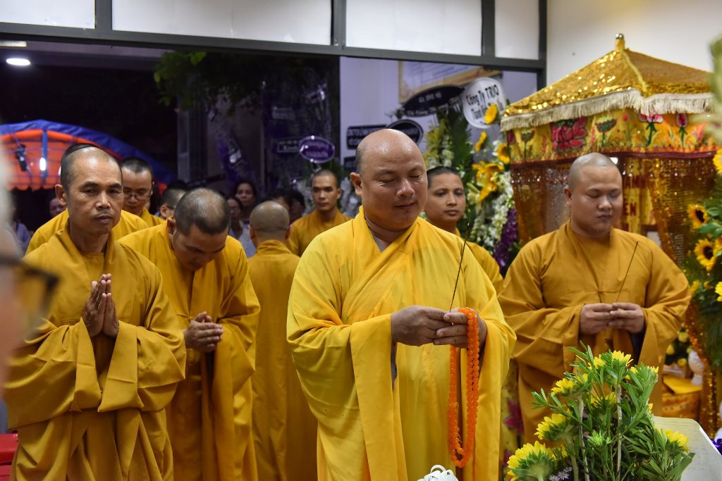 Hướng Dương Ngời Sáng Thiên Thu