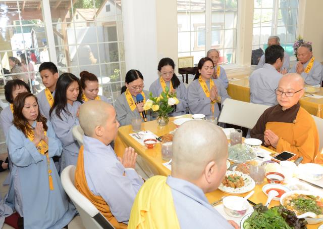 Lễ thọ giới Bồ Tát tại gia tại Quan Âm Tịnh Xá,San Jose,Hoa Kỳ