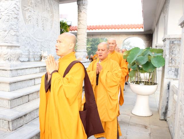 Viếng Nghĩa trang Liệt sĩ tỉnh Bình Dương