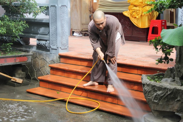 Thái Bình: Gần 1000 thiện sinh dự khóa tu sen hồng chùa Từ Xuyên