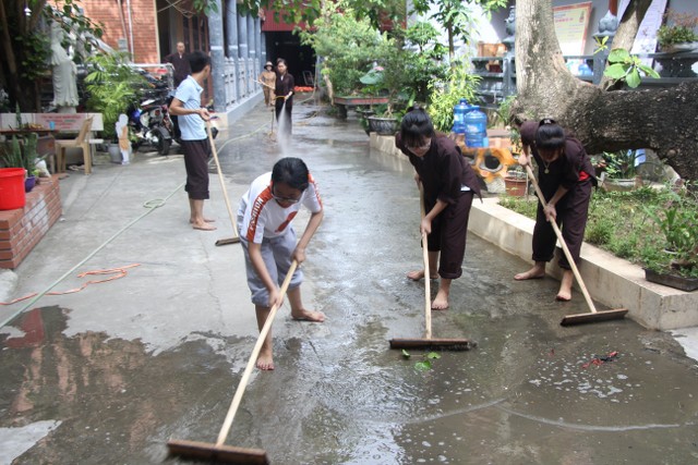 Thái Bình: Gần 1000 thiện sinh dự khóa tu sen hồng chùa Từ Xuyên