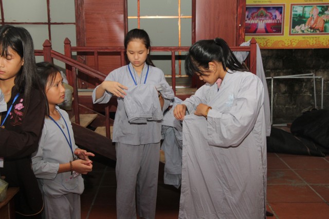 Thái Bình: Gần 1000 thiện sinh dự khóa tu sen hồng chùa Từ Xuyên
