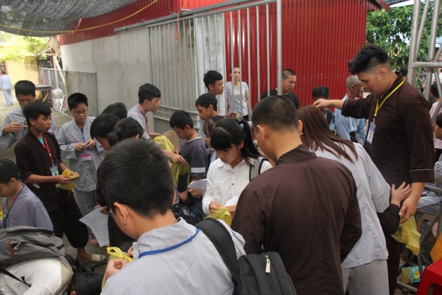Thái Bình: Gần 1000 thiện sinh dự khóa tu sen hồng chùa Từ Xuyên