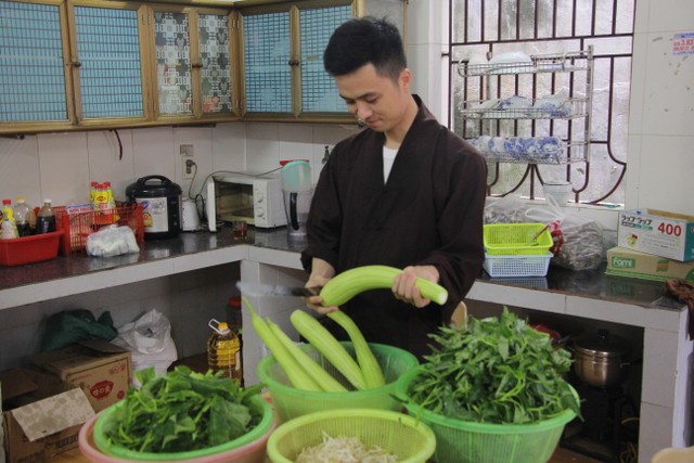 Thái Bình: Gần 1000 thiện sinh dự khóa tu sen hồng chùa Từ Xuyên