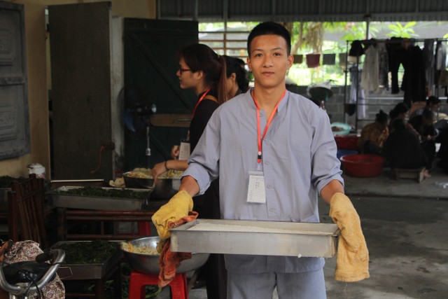 Thái Bình: Gần 1000 thiện sinh dự khóa tu sen hồng chùa Từ Xuyên