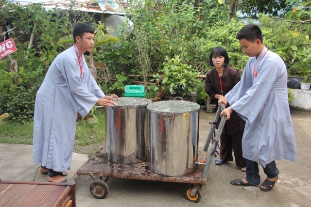 Thái Bình: Gần 1000 thiện sinh dự khóa tu sen hồng chùa Từ Xuyên