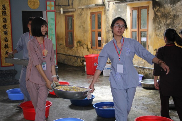Thái Bình: Gần 1000 thiện sinh dự khóa tu sen hồng chùa Từ Xuyên