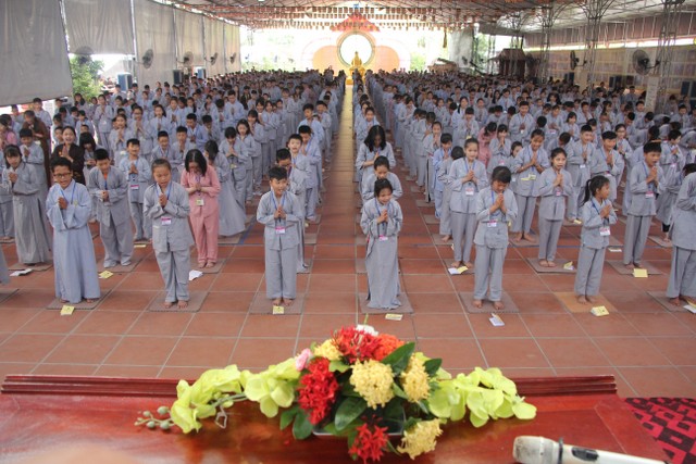 Thái Bình: Gần 1000 thiện sinh dự khóa tu sen hồng chùa Từ Xuyên