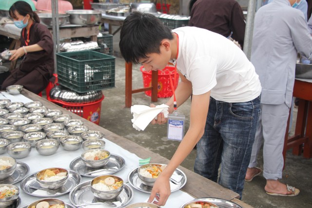 Thái Bình: Gần 1000 thiện sinh dự khóa tu sen hồng chùa Từ Xuyên