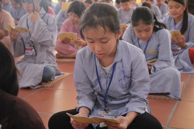 Thái Bình: Gần 1000 thiện sinh dự khóa tu sen hồng chùa Từ Xuyên