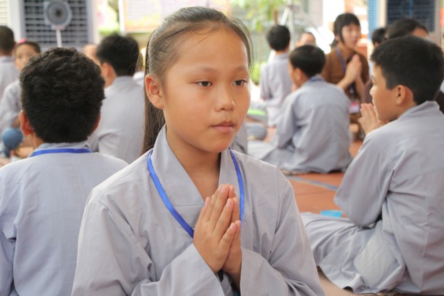 Thái Bình: Gần 1000 thiện sinh dự khóa tu sen hồng chùa Từ Xuyên