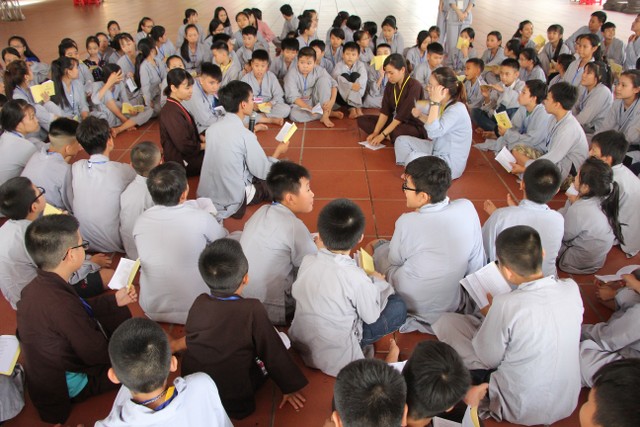 Thái Bình: Gần 1000 thiện sinh dự khóa tu sen hồng chùa Từ Xuyên