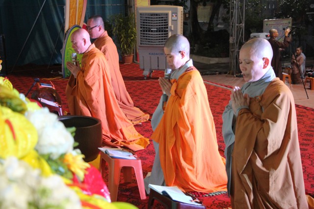 Thái Bình: Gần 1000 thiện sinh dự khóa tu sen hồng chùa Từ Xuyên