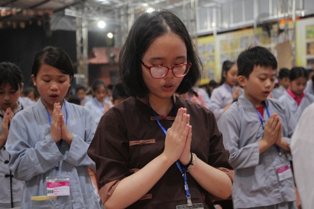 Thái Bình: Gần 1000 thiện sinh dự khóa tu sen hồng chùa Từ Xuyên