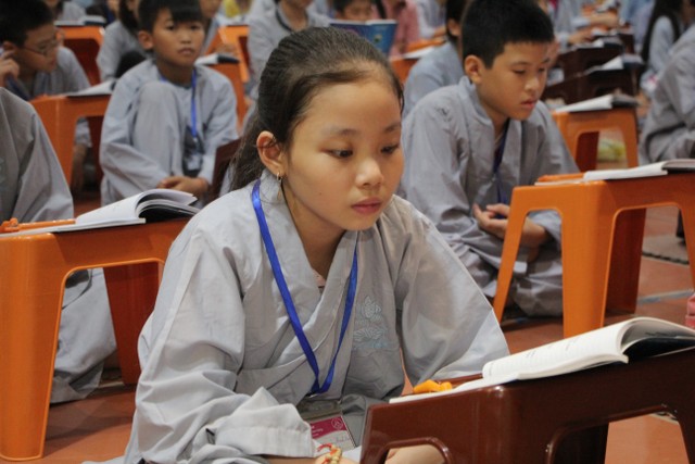 Thái Bình: Gần 1000 thiện sinh dự khóa tu sen hồng chùa Từ Xuyên