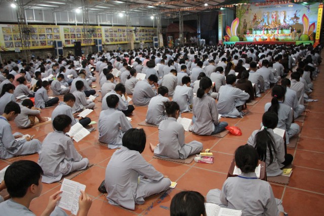 Thái Bình: Gần 1000 thiện sinh dự khóa tu sen hồng chùa Từ Xuyên