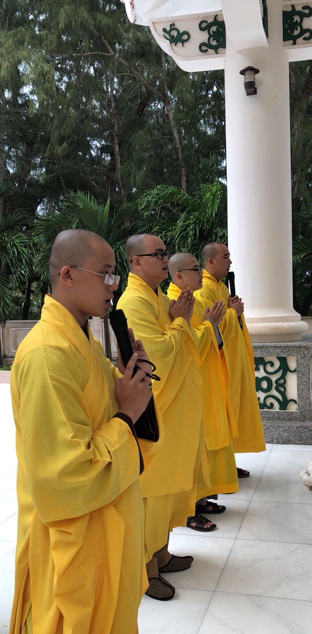 Bình Dương: Sẻ chia yêu thương tại huyện đảo Phú Quý.