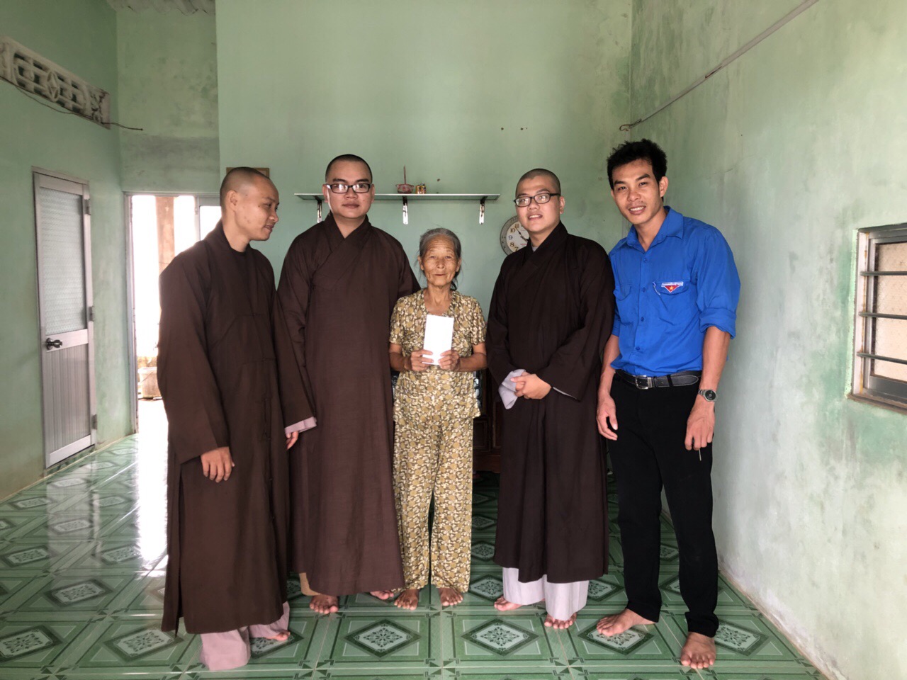 Bình Dương: Sẻ chia yêu thương tại huyện đảo Phú Quý.