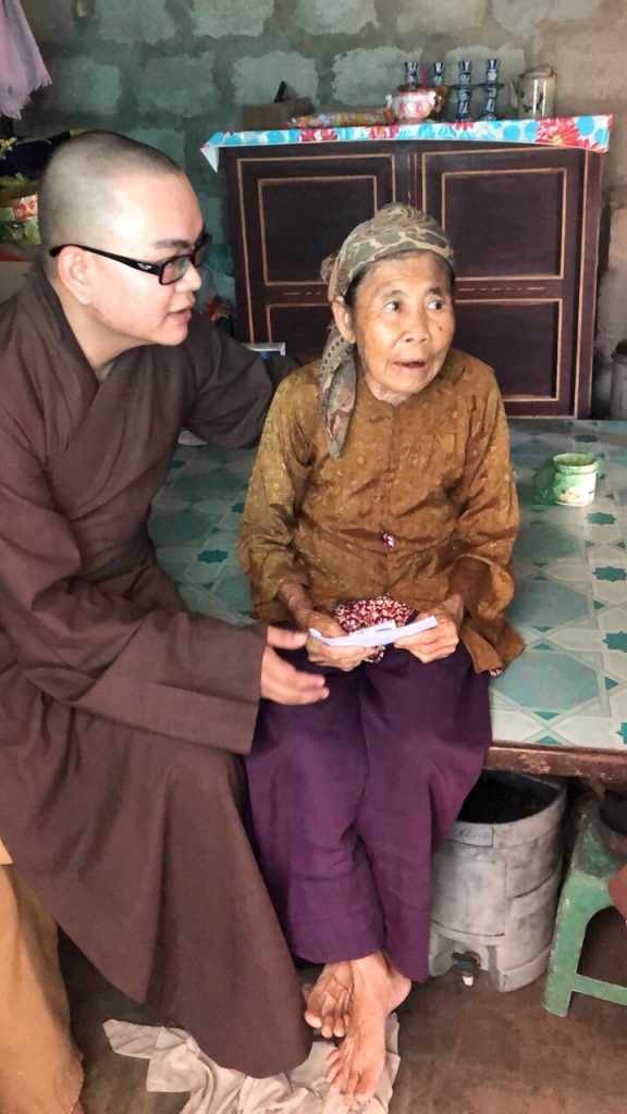Bình Dương: Sẻ chia yêu thương tại huyện đảo Phú Quý.