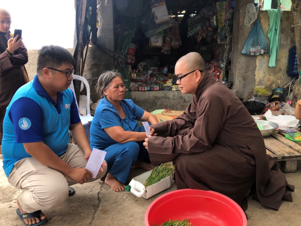Bình Dương: Sẻ chia yêu thương tại huyện đảo Phú Quý.