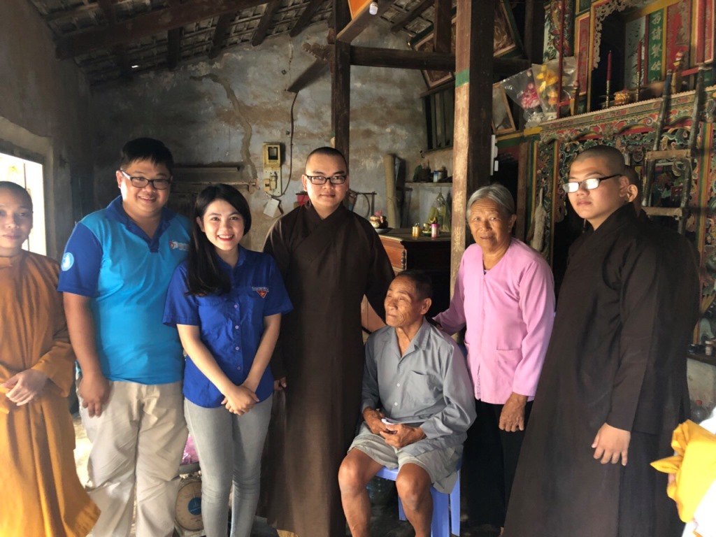 Bình Dương: Sẻ chia yêu thương tại huyện đảo Phú Quý.