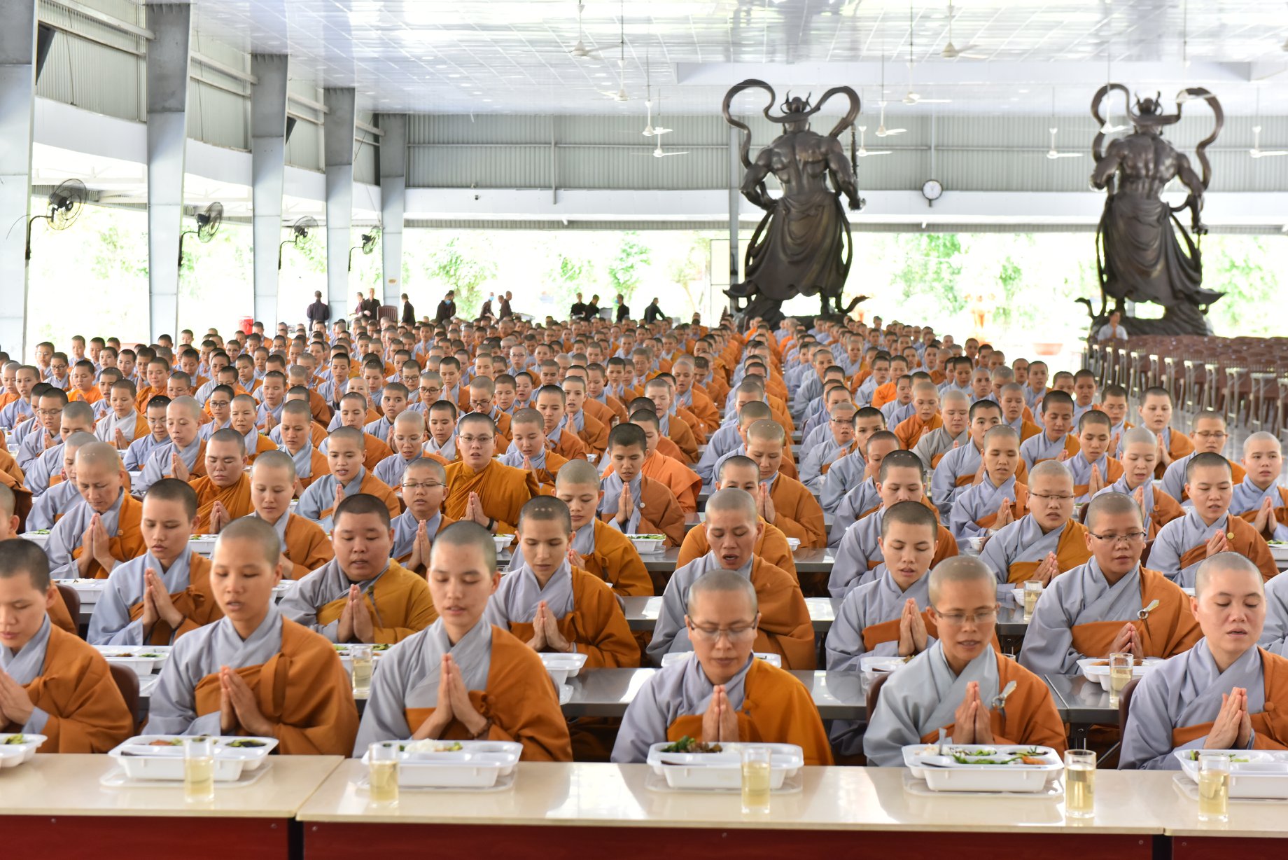Pháp thoại: PHẬT GIÁO THEO QUAN ĐIỂM NGUYÊN THUỶ VÀ ĐẠI THỪA - TT.Thích Nhật Từ (09-07-2018)