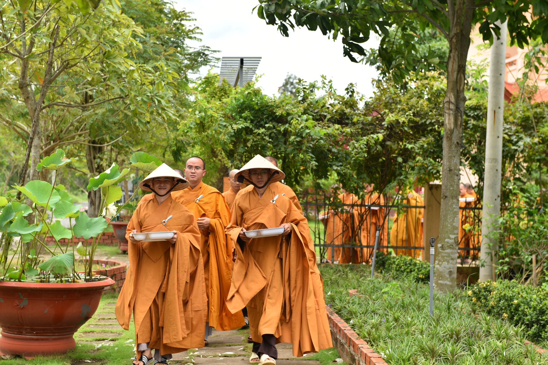 Pháp thoại: PHẬT GIÁO THEO QUAN ĐIỂM NGUYÊN THUỶ VÀ ĐẠI THỪA - TT.Thích Nhật Từ (09-07-2018)