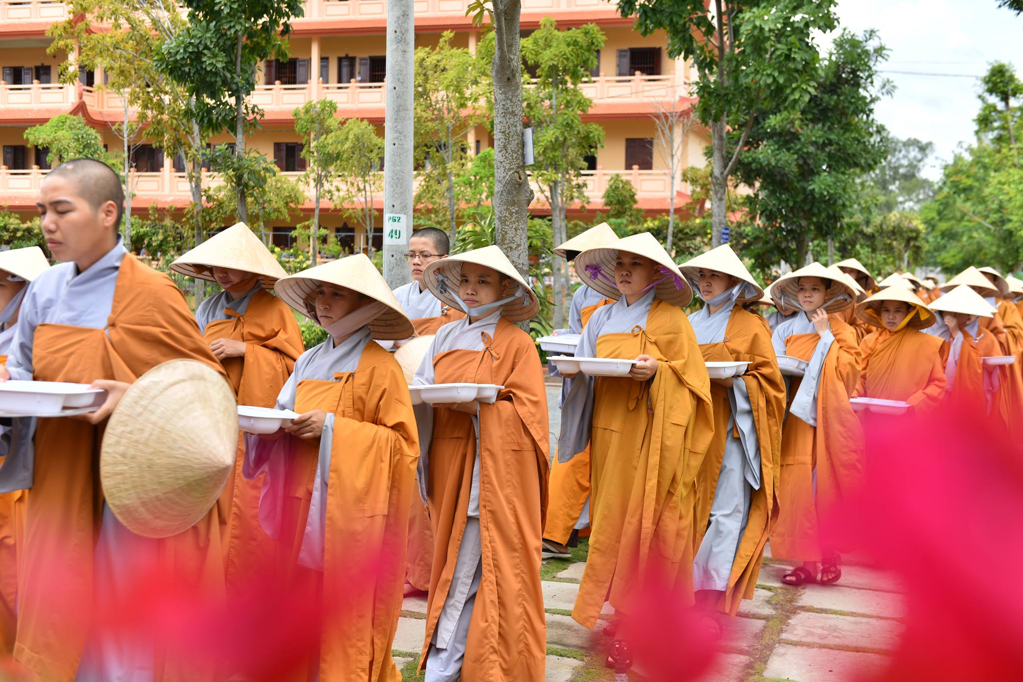 Pháp thoại: PHẬT GIÁO THEO QUAN ĐIỂM NGUYÊN THUỶ VÀ ĐẠI THỪA - TT.Thích Nhật Từ (09-07-2018)