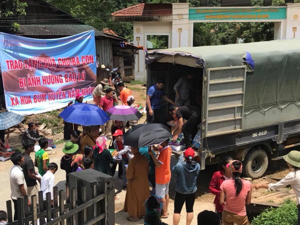 Trường hạ Thanh Hà trao quà cứu trợ đồng bào lũ lụt tại tỉnh Lai Châu