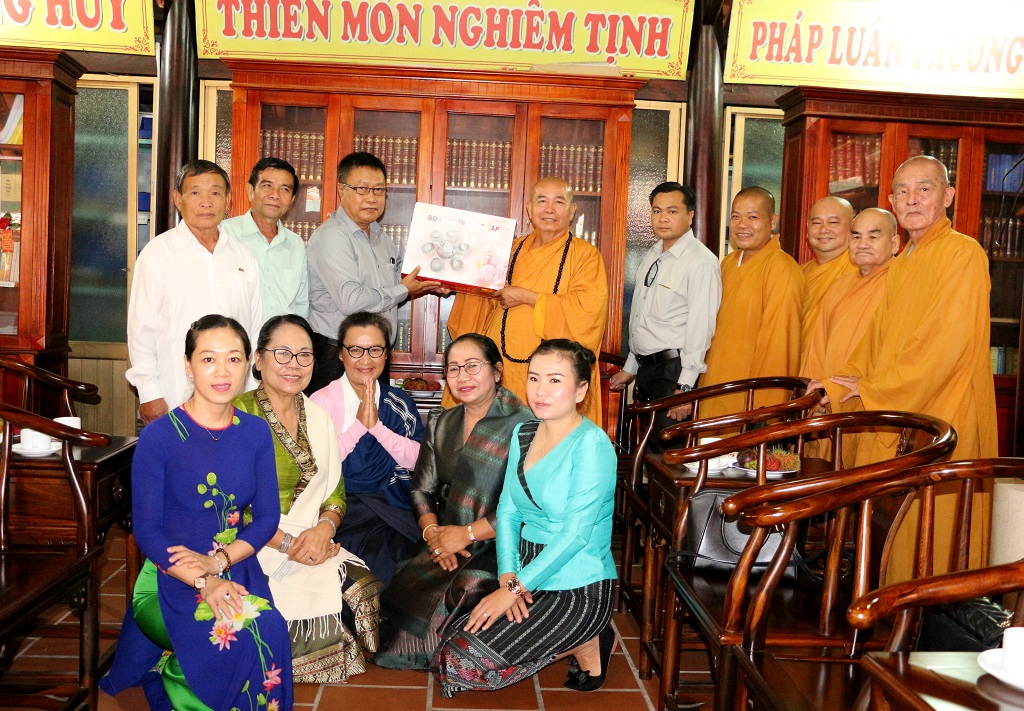 Bình Dương: Ban Trị sự GHPGVN tỉnh tiếp và làm việc với đoàn UBMTTQ xây dựng Lào, tỉnh Champasak