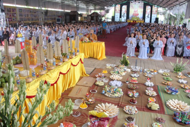 Thái Bình:  Gần 1000 Phật tử về chùa Từ Xuyên dự Đại lễ Vu Lan