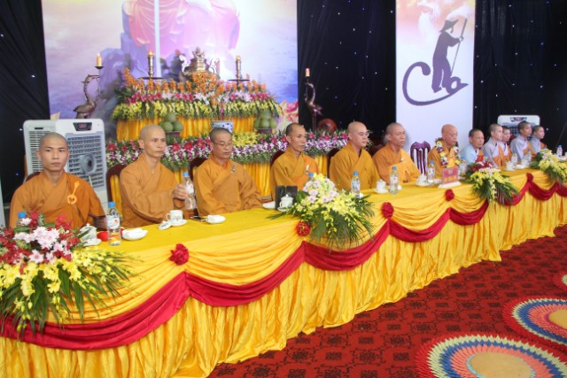Thái Bình: Lễ hội bông hồng cài áo tại chùa Từ Xuyên