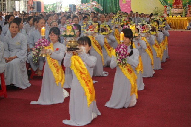 Thái Bình: Lễ hội bông hồng cài áo tại chùa Từ Xuyên
