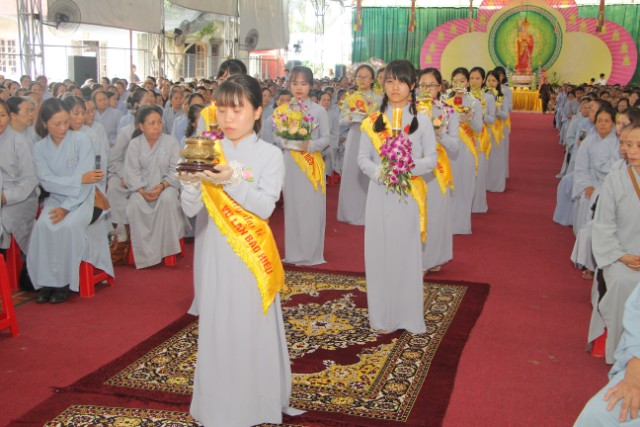 Thái Bình: Lễ hội bông hồng cài áo tại chùa Từ Xuyên