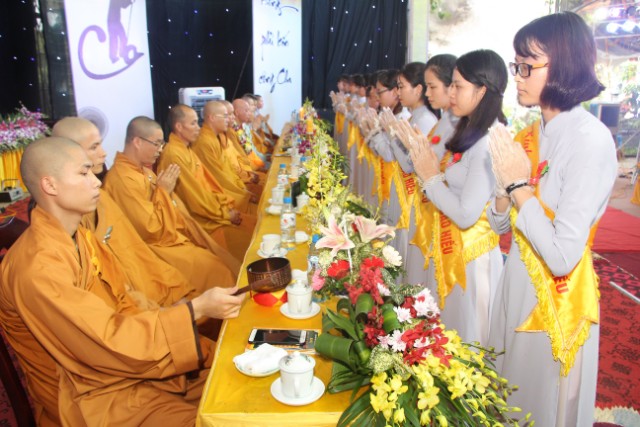Thái Bình: Lễ hội bông hồng cài áo tại chùa Từ Xuyên